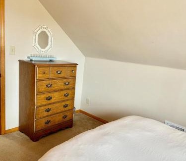 Two Rivers House | The Smiling Bear Cabin
