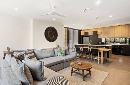 Mooloolaba House | The Smith luxury holiday home near beach