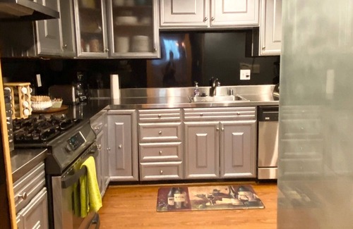 Capitol Hill House | The Smithsonian Vacation House - Walk To The Museums - Free Parking - Waterfront