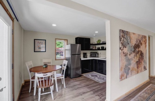 Hesston House | The Snug - Raystown Lake: Near 7 Points Marina Location & Allegrippis Trails