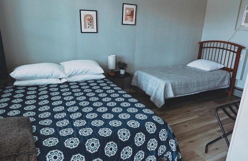Yellow Springs Hotel | The Springs Motel