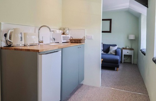 Askerswell Cottage | THE SPYWAY INN, romantic, with a garden in Bridport