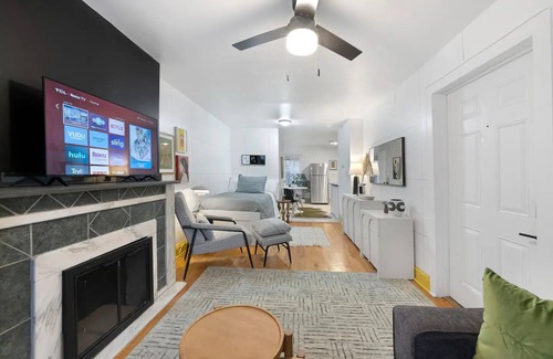 West Side Apartment | The Square