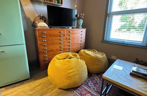 Hanham Apartment | The St George: A Beautiful and Spacious Apartment