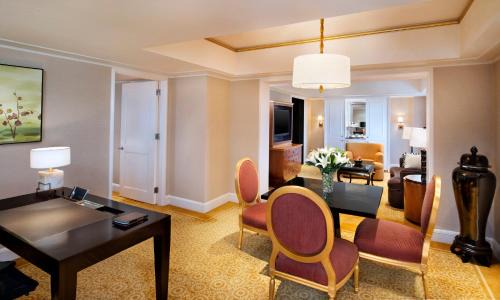 Jianwai Street Hotel | The St. Regis Beijing