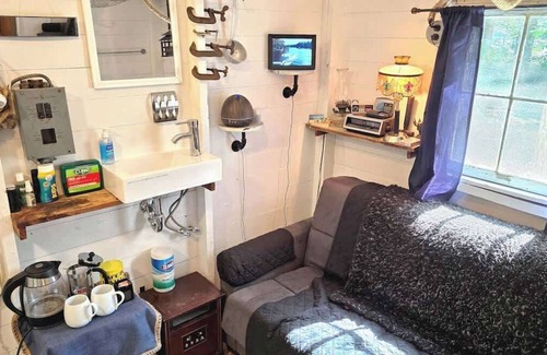Brantingham House | The Stabbin Cabin Grant Island w/Boat, HotTub, Pet