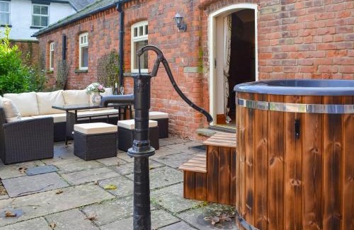 Great Hatfield House | The Stables At Grange Barn