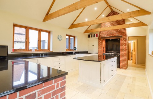Diss Cottage | THE STABLES AT HALL BARN, family friendly in Walsham-Le-Willows