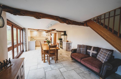Axminster House | The Stables at Hawley Farm near the Jurassic Coast.