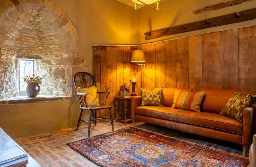 Priors Marston House | The Stables at Holy Well
