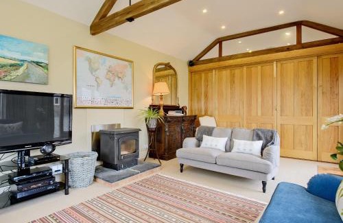 Pottersbury House | The Stables At Weedon Hill Farm