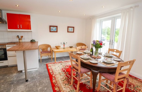 Norley Cottage | THE STABLES, family friendly, with a garden in Norley