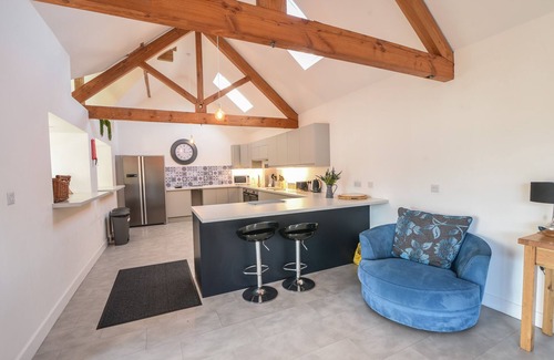 Lyme Regis House | THE STABLES, family friendly, character holiday cottage in Uplyme