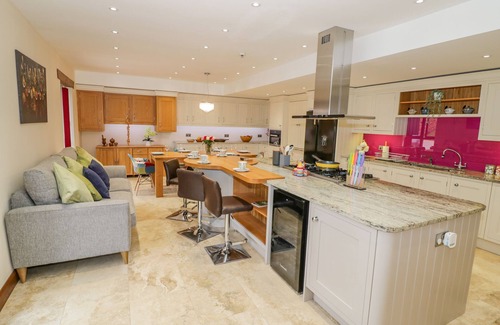 Belbroughton Cottage | THE STABLES, family friendly, with a garden in Belbroughton