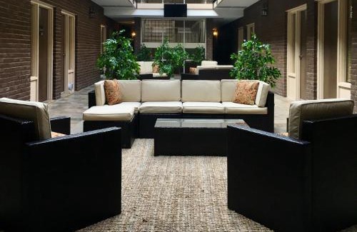 Salem Hotel | The Stables Inn & Suites