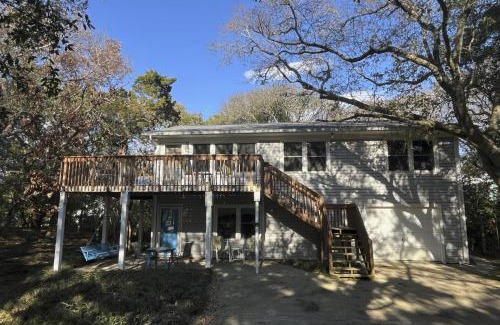 Emerald Isle House | The Stanley Cottage (Downstairs)