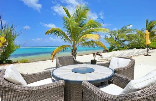 Colliers Bay Condo | The Starfish Oceanfront Studio Cottage in East End