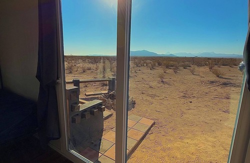 Alpine RV Rental | The StarStruck Stay – Desert Shipping Container Escape Beneath Endless Stars