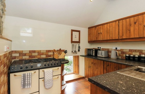 Dalmally Cottage | THE STEADING, family friendly, character holiday cottage in Lochawe