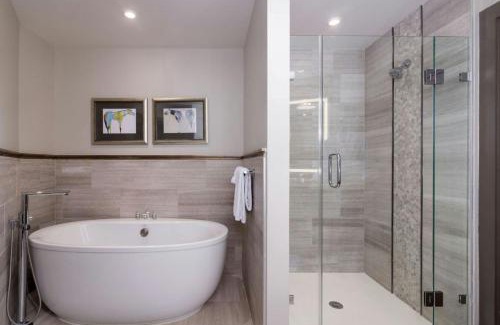 College Station Hotel | The Stella Hotel, Autograph Collection