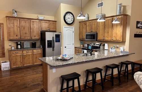 Yantis House | The Stilt House on Lake Fork-Relax and Enjoy our Amenities