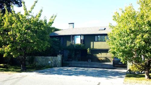 Richmond Bed & Breakfast | The Stone Hedge Bed and Breakfast