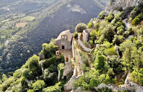 Precetto House | The Stone House in private medieval village
