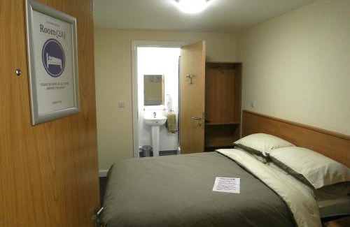 Cannock Bed & Breakfast | The Stop - Hollies Truckstop Café
