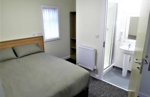 Cannock Bed & Breakfast | The Stop - Hollies Truckstop Café