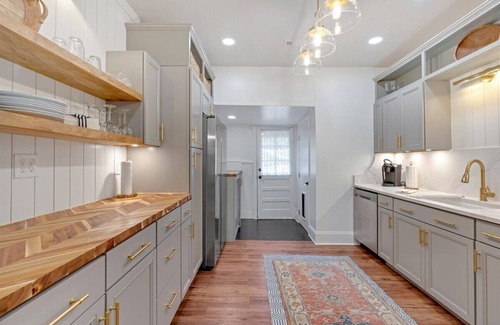 Rome House | The Strager Stay - Blocks from Film Site