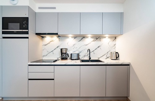 Camiers Apartment | The studio offers a cozy bedroom with a double bed