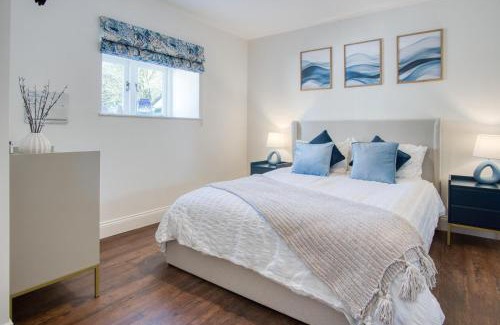 Ludchurch House | The Studio - 1 Bedroom Cottage - Princes Gate