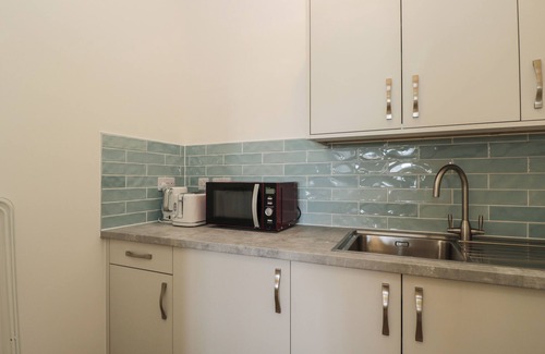Weston-super-Mare Cottage | THE STUDIO, country holiday cottage in Weston-Super-Mare