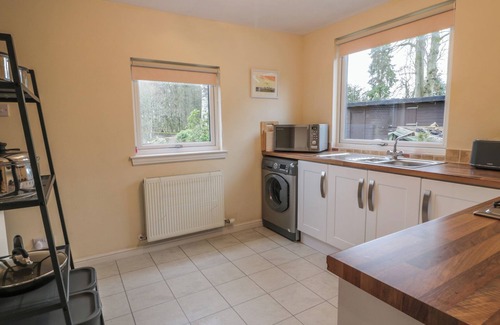 Kinbuck Cottage | THE STUDIO, romantic, with a garden in Dunblane