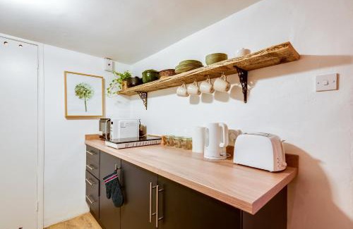 Summertown Apartment | The Summertown STUDIO 1BR & kitchenette