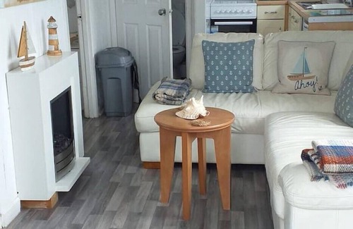 Bridlington Ski Chalet | The Sun Trap Chalet @ Bridlington's Bed & Bowl Beach Breaks