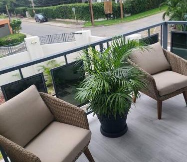 Camperdown Apartment | The Sunset Villa - 2BD APT w Pool & Lovely Views