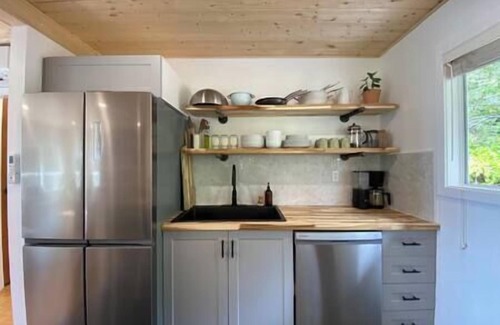 Juan de Fuca Electoral Area House | The Surf Chalet, Ocean Front Close to the Surf