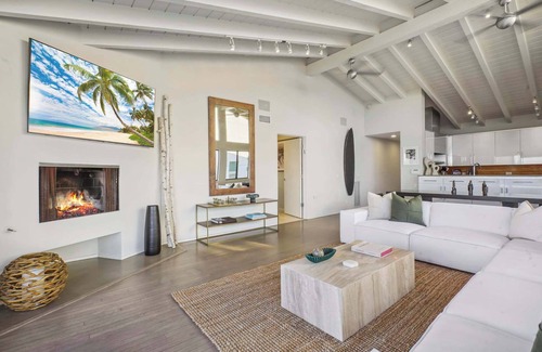 Eastern Malibu House | The Surfrider Villa by Stay Awhile Villas