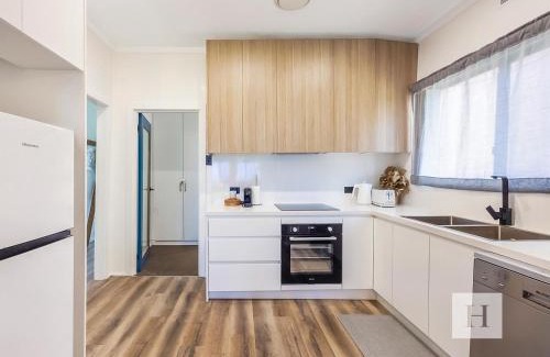 Tuggerawong House | The Sweet Retreat