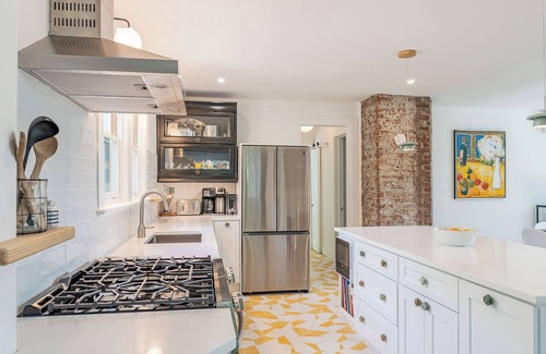 Monroe House | The Sweet Spot: Fun-Filled Fall Getaway