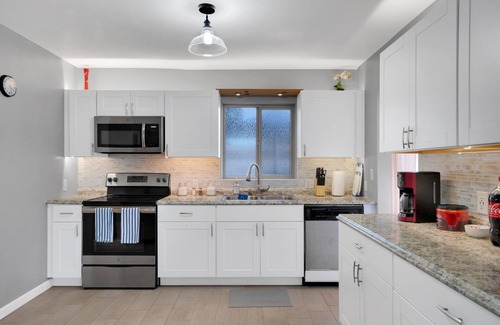 Rincon Heights House | The Swing by Velo Sum