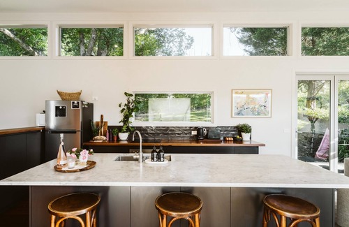 Kangaroo Valley House | The Tailor's Terrace Kangaroo valley. Modern spacious home with amazing views.