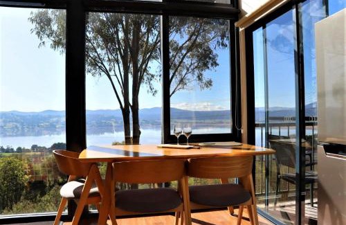 Grindelwald Apartment | The Tamar Ridge Lookout 2BR 2Bath Suite