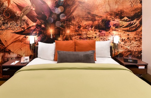 Burbank Hotel | The Tangerine - A Burbank Hotel