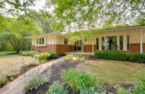 Whittaker House | The Textile House 5 Miles To Umich!