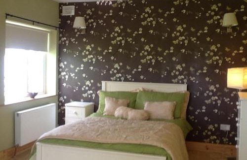 Corrandulla Bed & Breakfast | The Thatched Cottage B&B