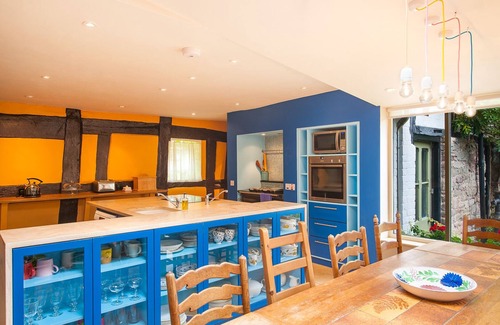 Weobley House | The Throne Weobley, luxury Grade 2*-listed house in UK Village of the Year