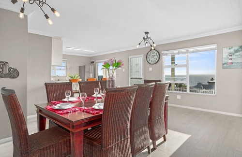 De Kelders House | The Tides at Gansbaai