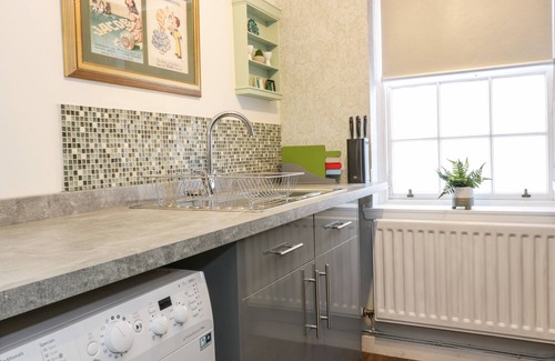 Melrose House | THE TOLL HOUSE, pet friendly, character holiday cottage in Melrose